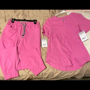 Womens ClimateRight Cuddl Duds scrub set. Scrub top size XS. Jogger pants size S